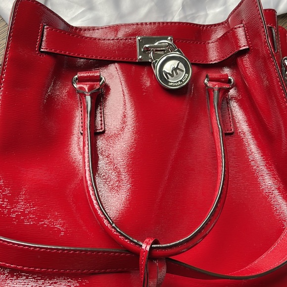 Michael Kors Hamilton Saffiano Leather LargeTote- in Red - Picture 10 of 11